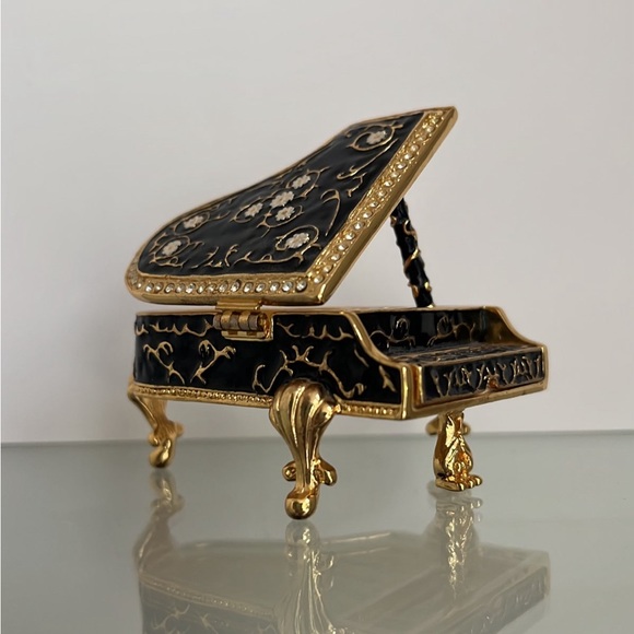 Miniature Baby Grand Piano - Picture 2 of 7